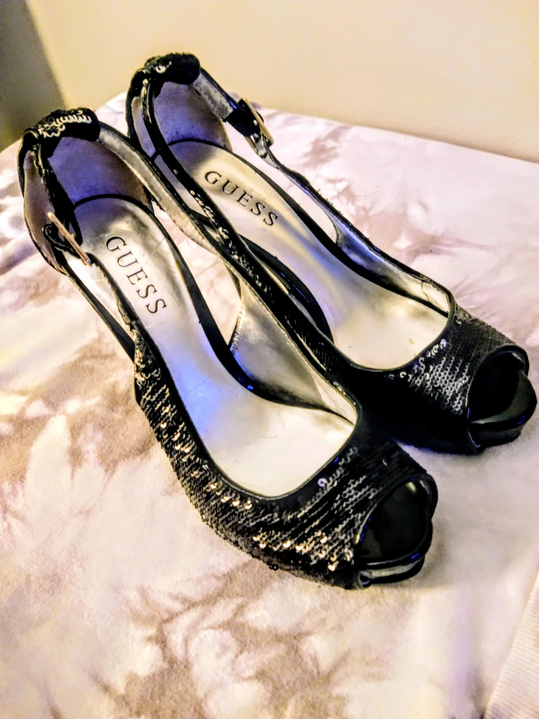 Y2K GUESS Hondola Black Sequined Peep-Toe Heels Size 5.5-6 - photo 5
