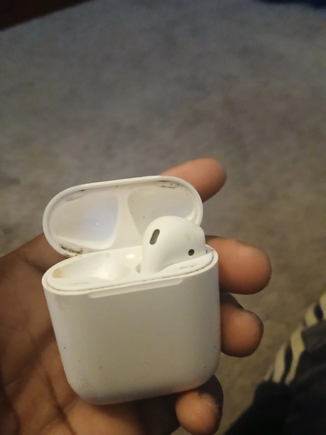 Apple AirPods (1st Generation) with Charging Case