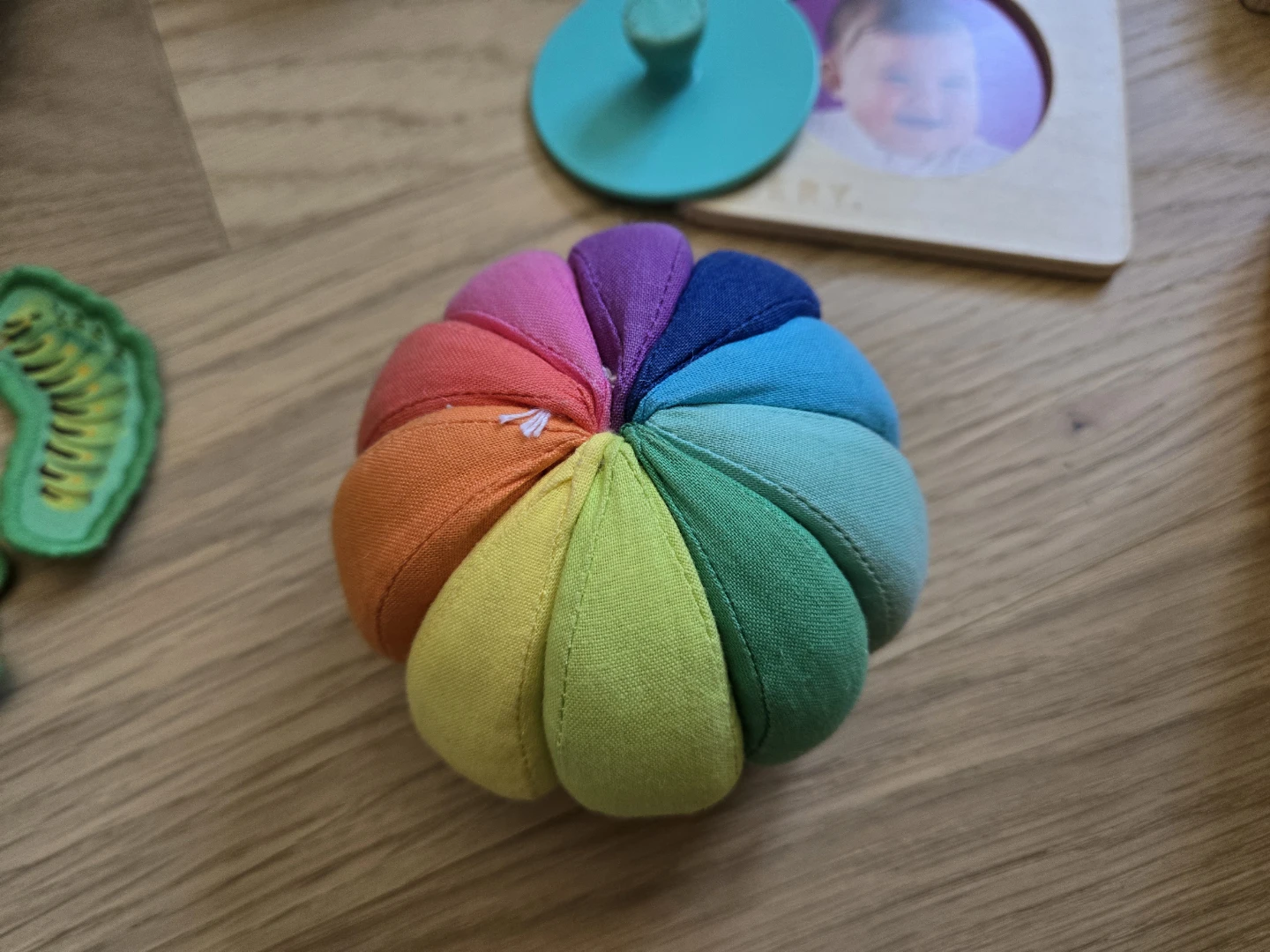Lovevery Soft Cotton Rainbow Ball Toy Montessori Play Sensor - photo 2