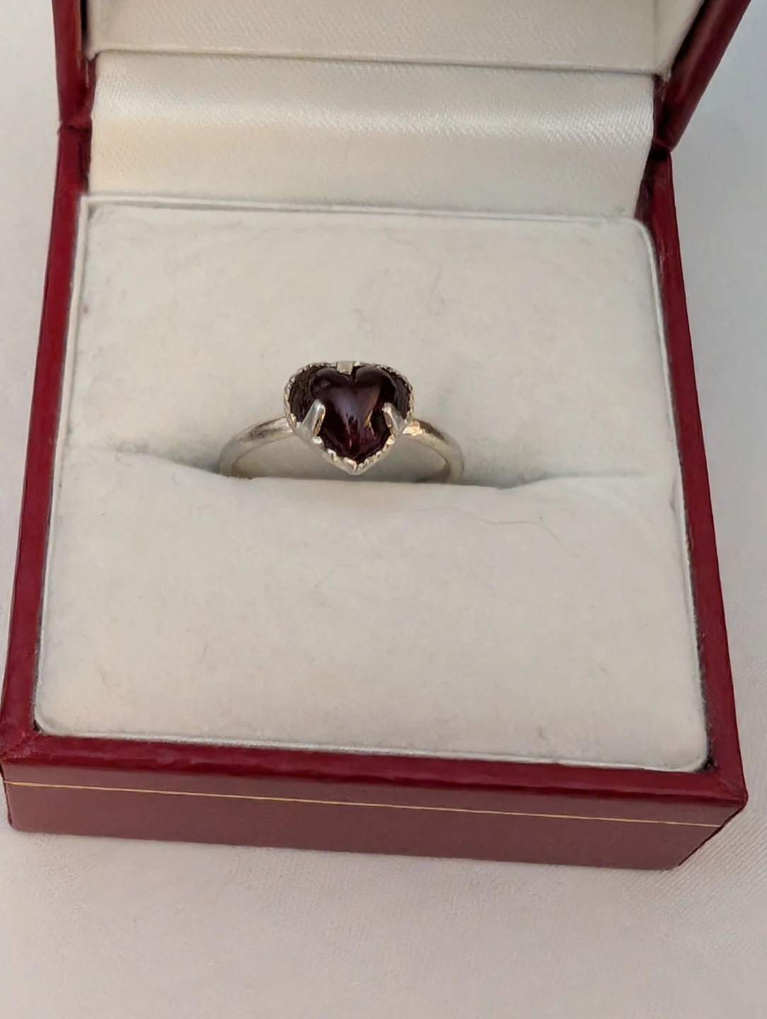 Heart-shaped Garnet Ring in Silver