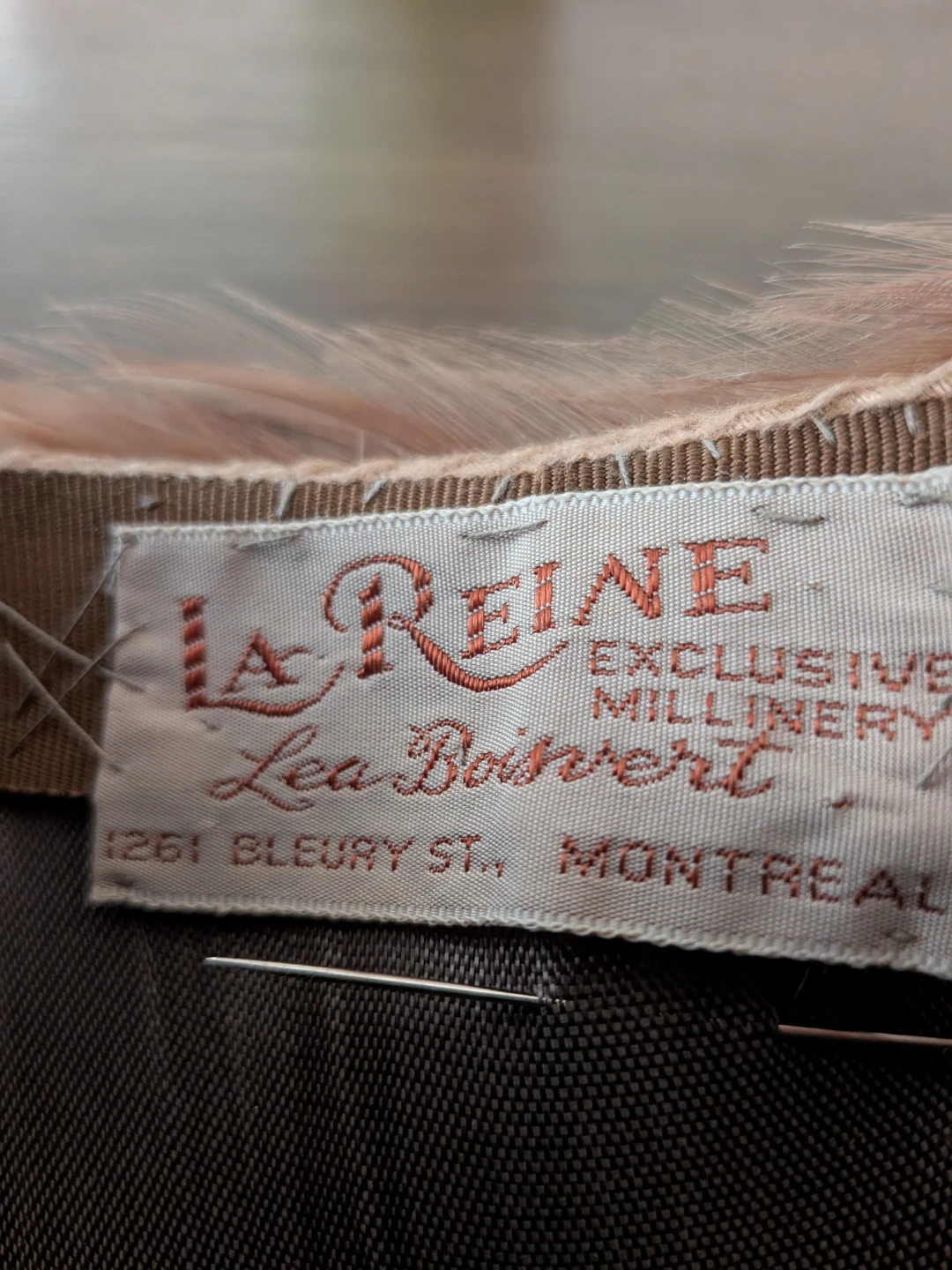Vintage La Reine Millinery Feather Hat - photo 3
