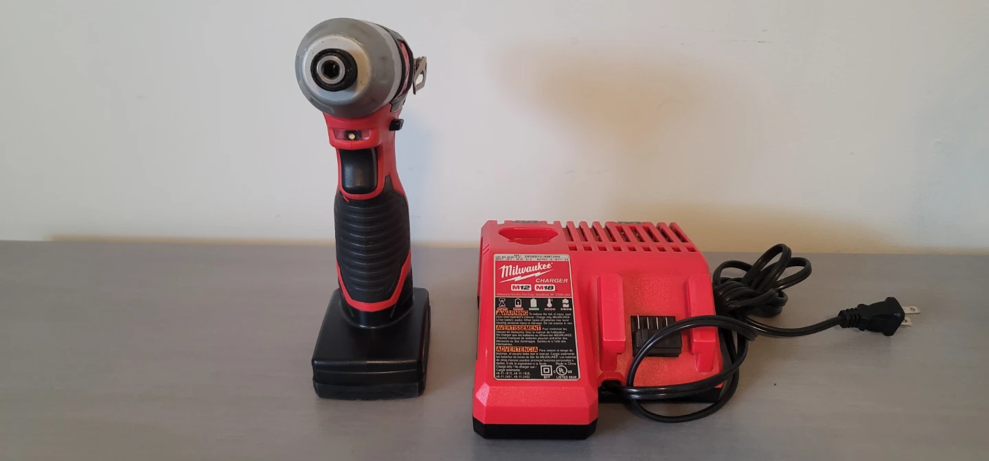 🔥 Milwaukee M12 Impact Driver + Charger 🔥 - photo 3