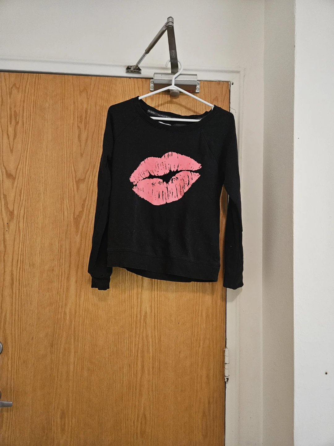 Victoria's Secret Black Lip Print Sweatshirt - photo 2