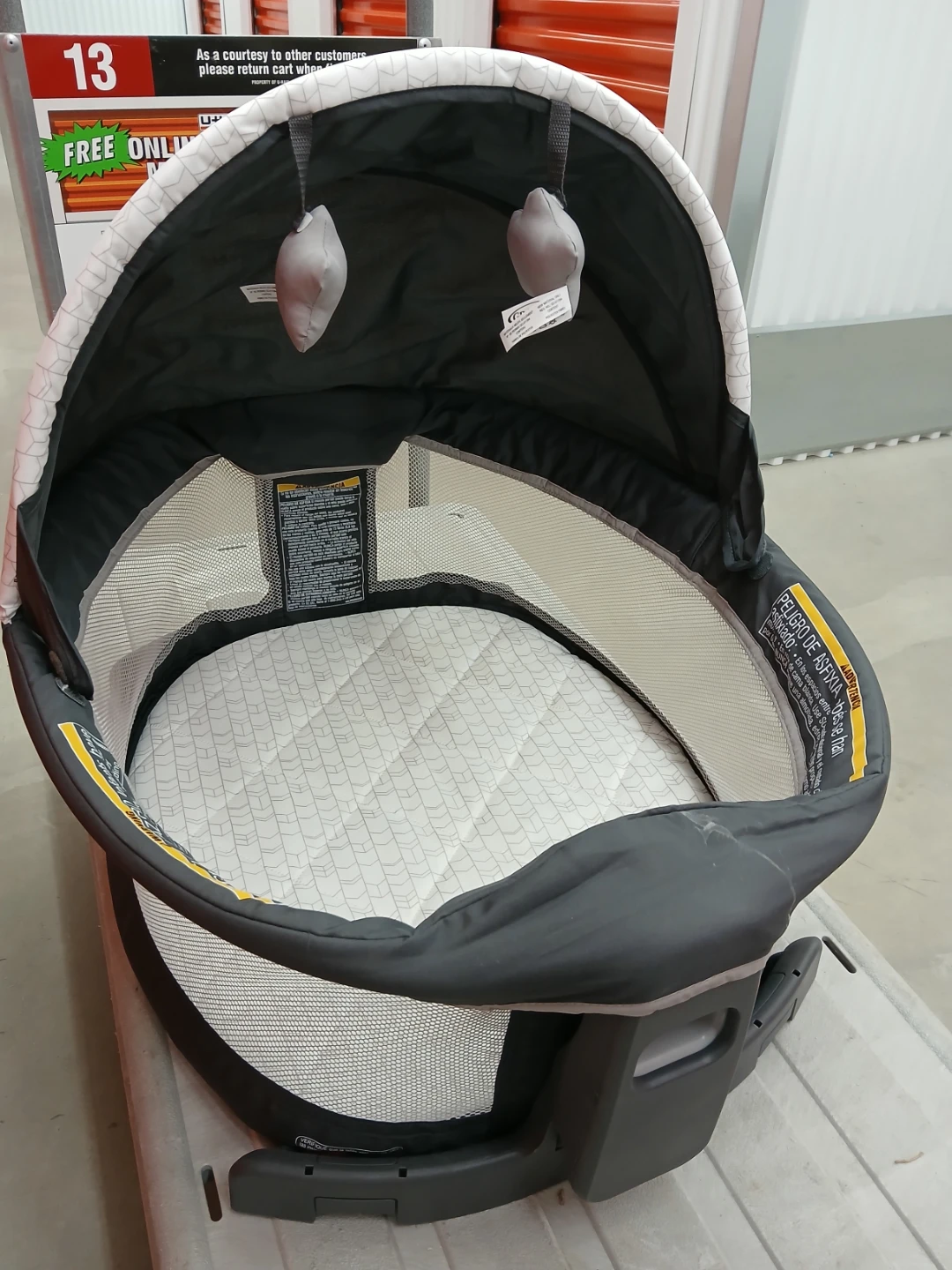 Graco baby bassinet portable lightweight - photo 4