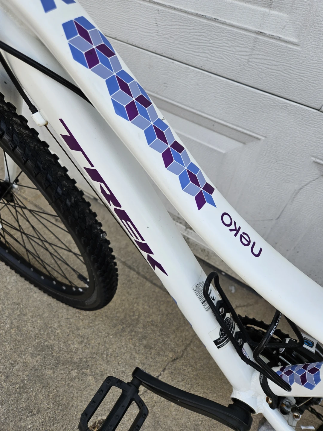 Trek Neko Hybrid Bike - photo 2