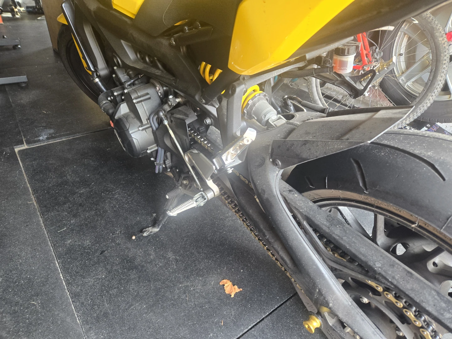 Yellow Yamaha Motorcycle - photo 5