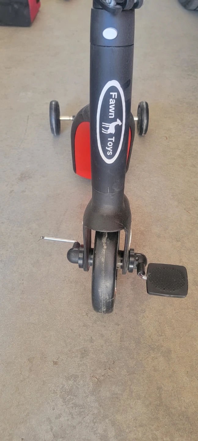 Fawn Toys 3-Wheel Scooter with Red Grips - photo 4