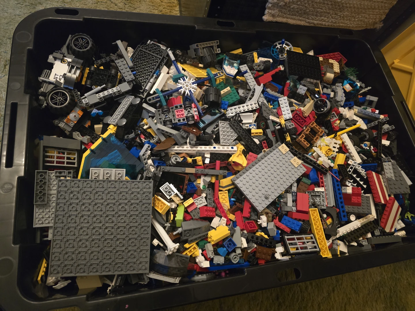 Loose Assorted Lego Pieces - photo 2