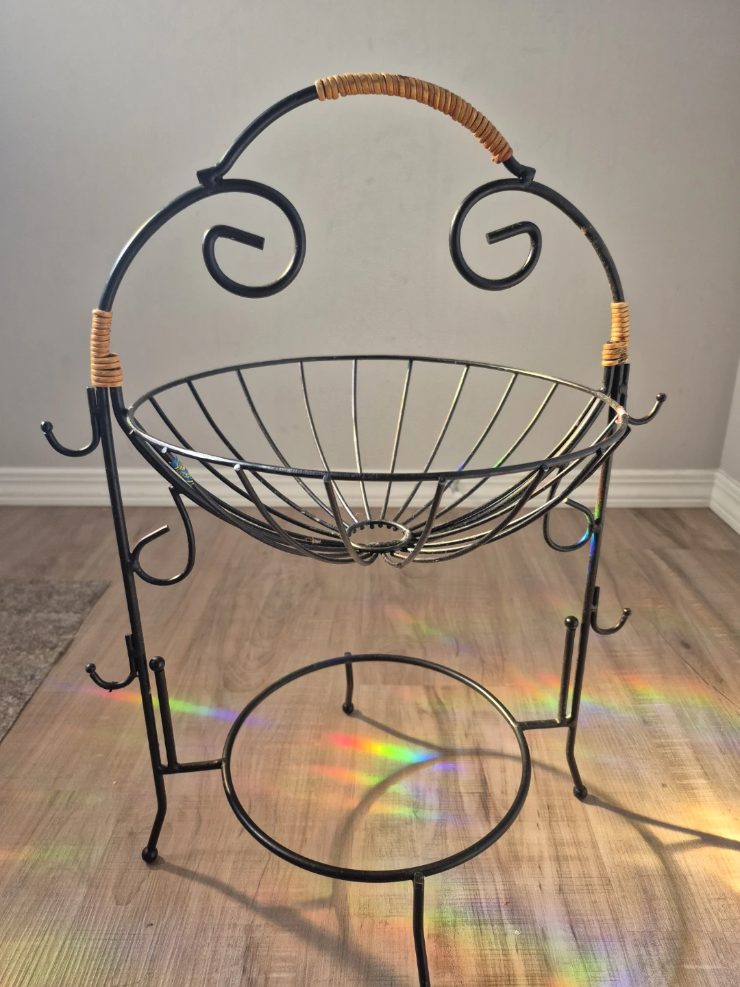 Woven Top Metal Fruit Basket Stand