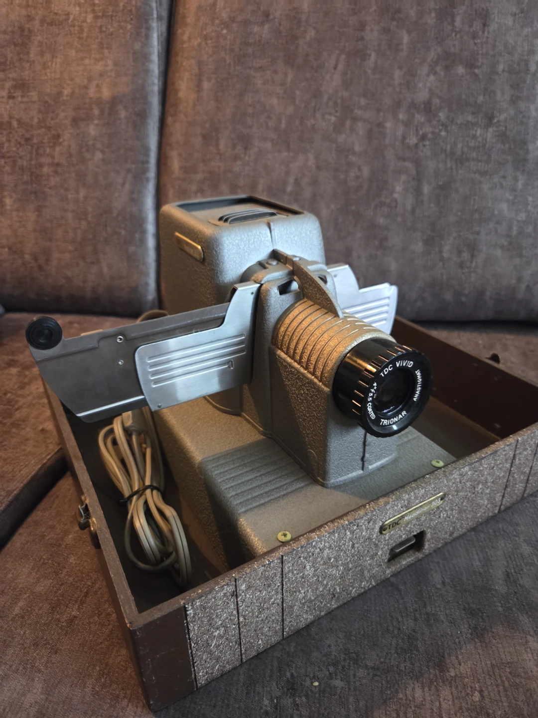 TDC Headliner 303 Slide Projector - photo 2