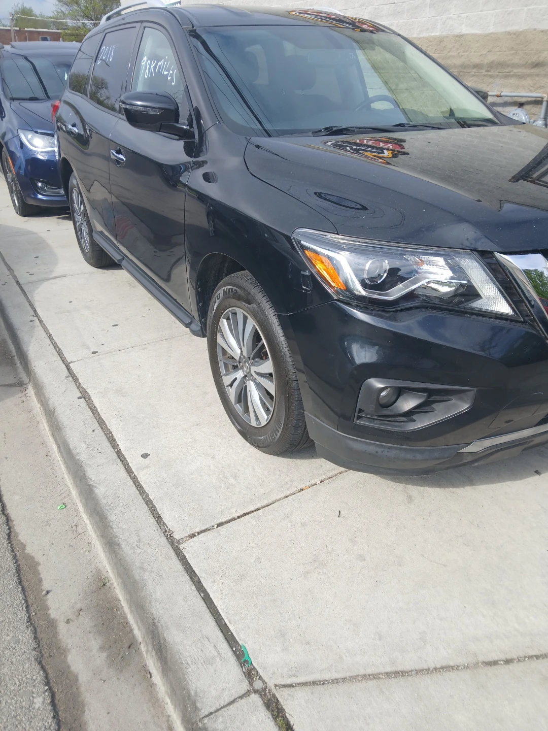 Nissan Pathfinder SV 4WD