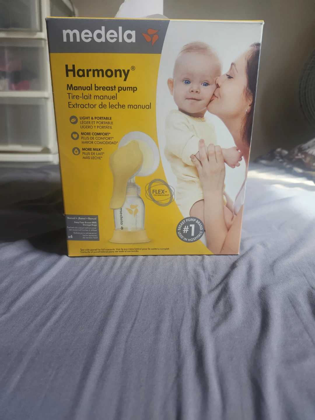 Medela Harmony Manual Breast Pump with Storage Bags