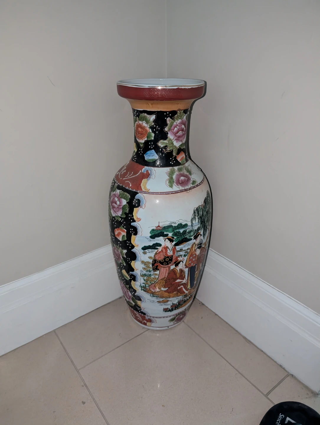 Large Decorative Oriental Vase