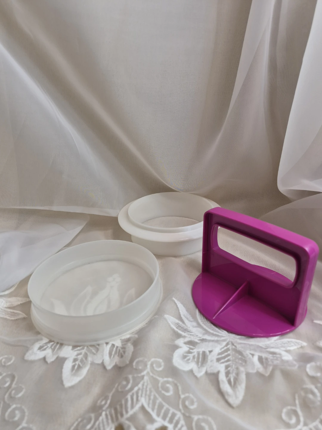 Tupperware 5" Round 3 pc Hamburger Press - photo 2