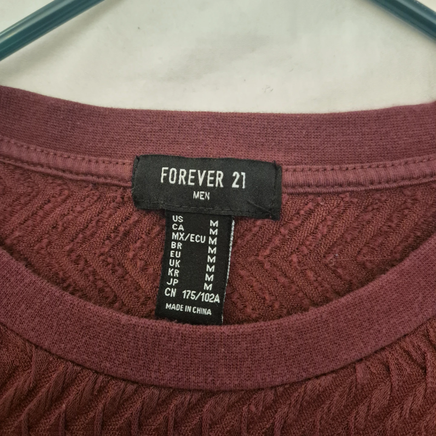 Forever 21 Men's Burgundy Textured T-Shirt Size Medium - photo 3