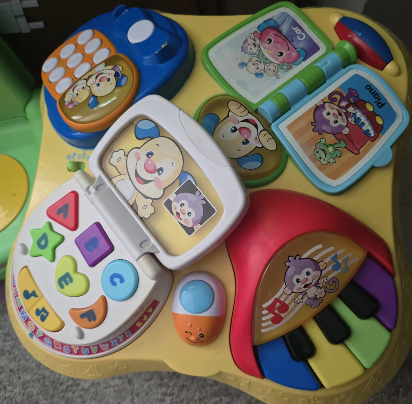 Baby activity learning table in great condition.