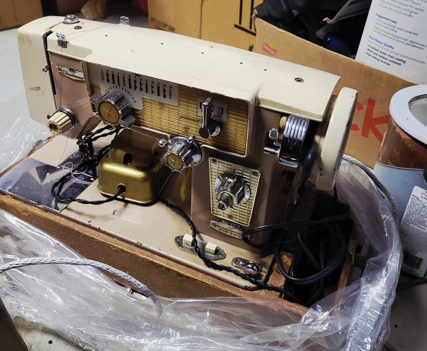 Stradivaro Vintage Sewing Machine