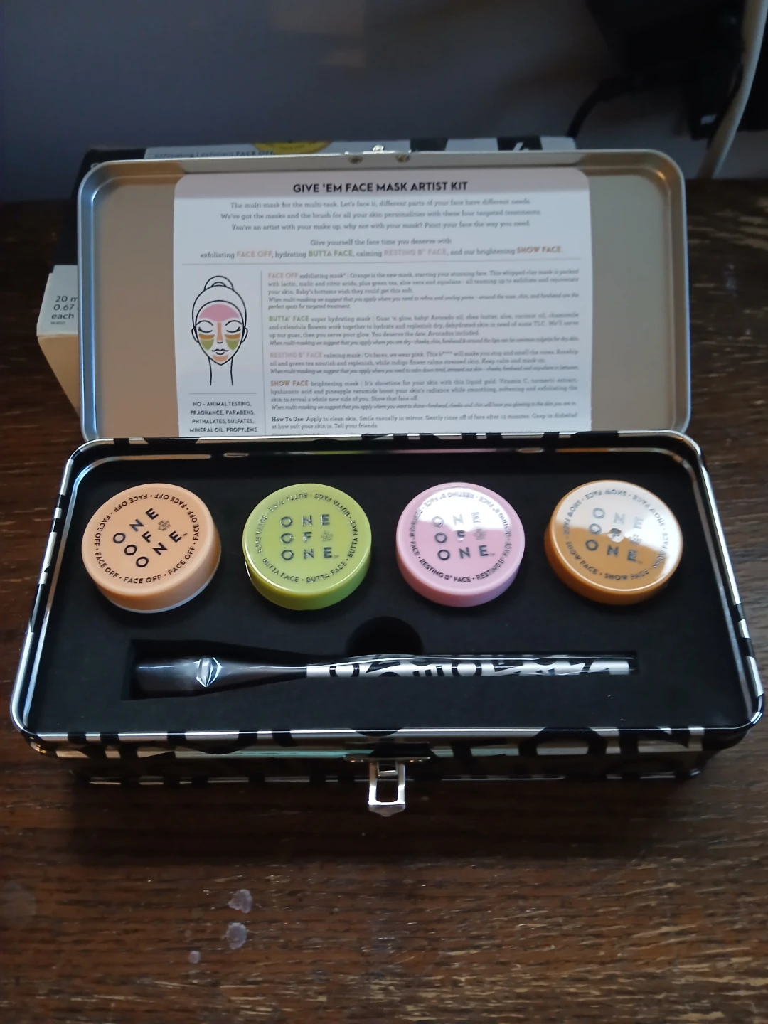 ONE/SIZE Give 'Em Face Mask Artist Kit - photo 3
