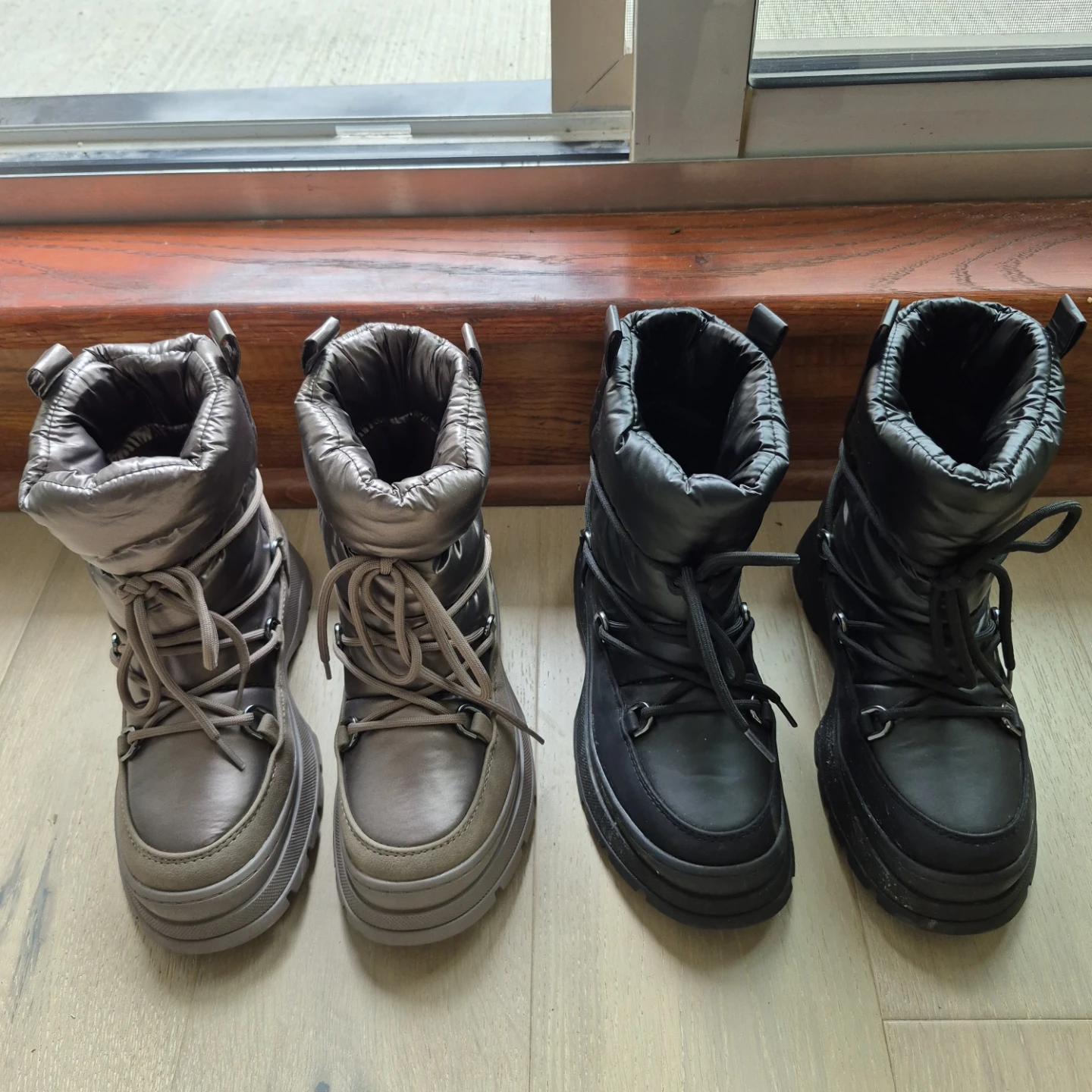Black Puffer Winter Boots