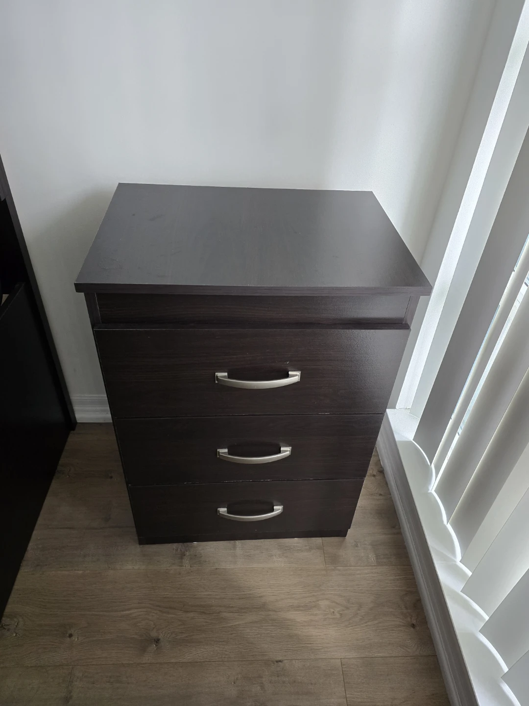 Modern 3-drawer nightstand - Like New - photo 2