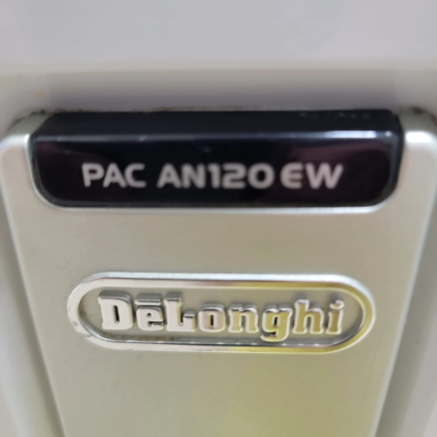DeLonghi PAC AN120EW 1A Portable Air Conditioner 12000btu