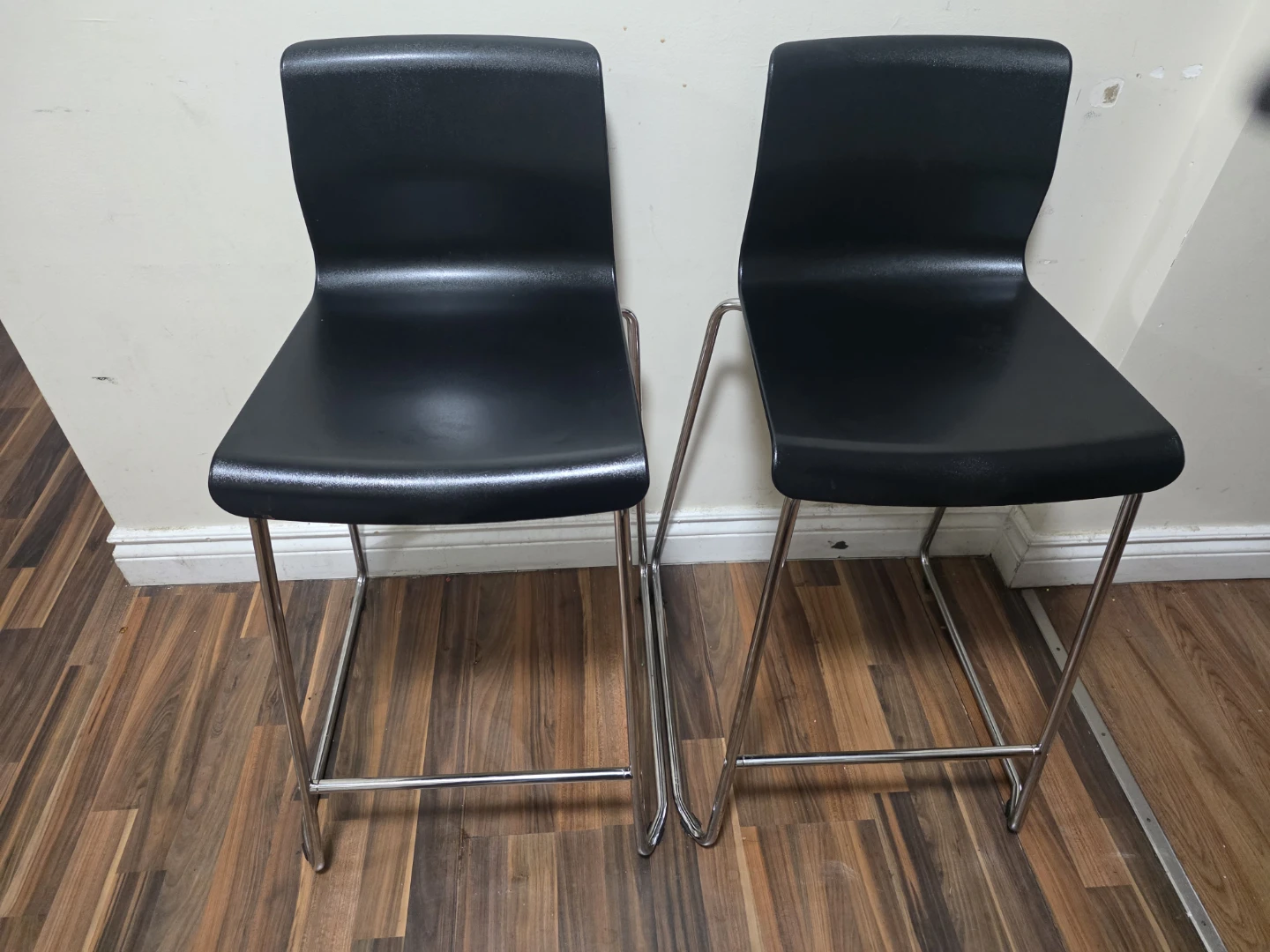Set of 2 Black Bar Stools with Chrome Legs