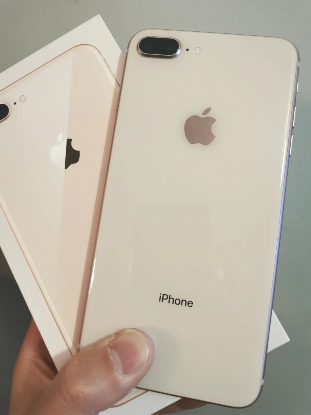 iPhone 8 Plus 64G Gold (Unlocked/100% battery health)