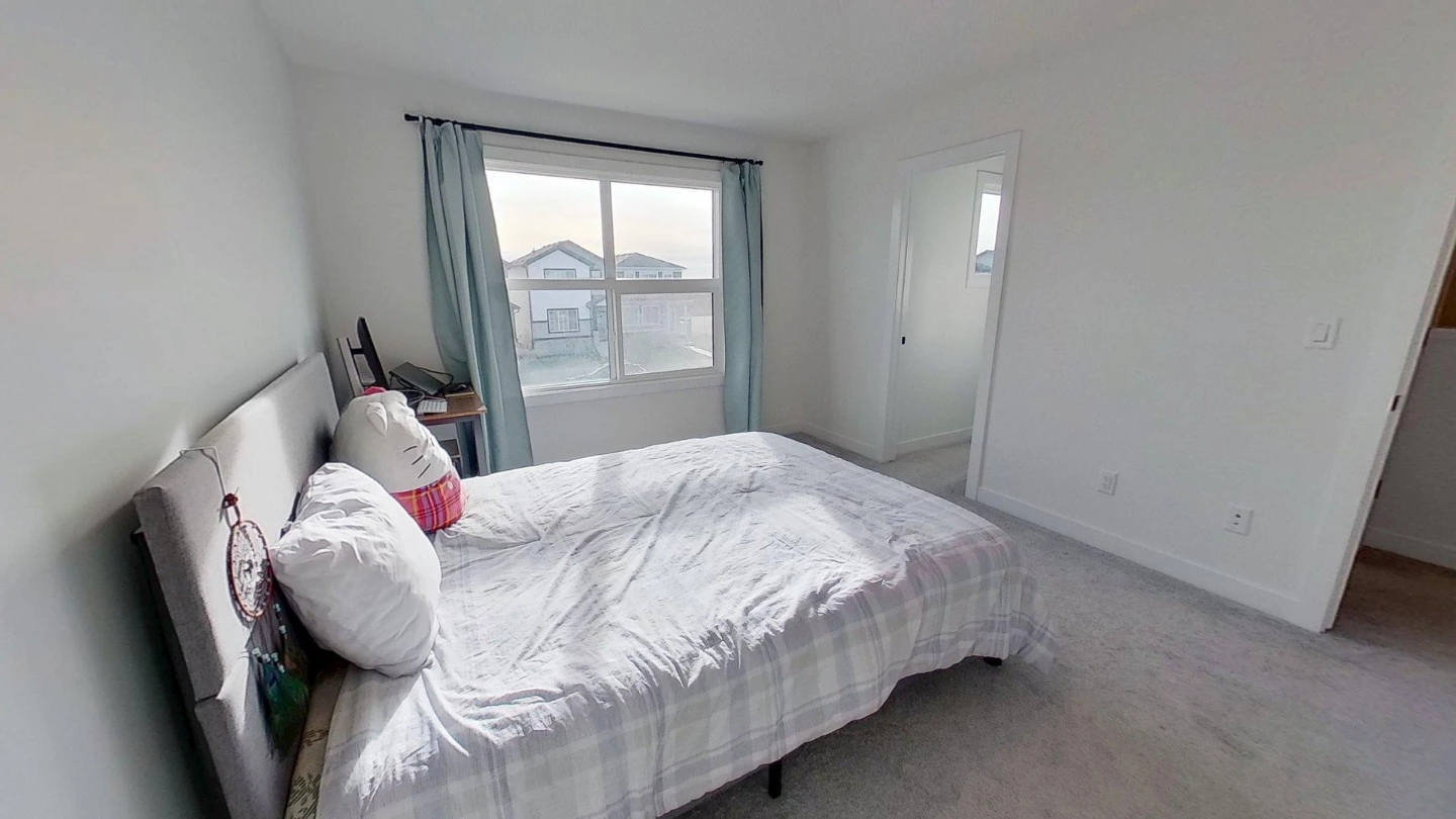 $439983 detached single family home with rear garage - photo 4