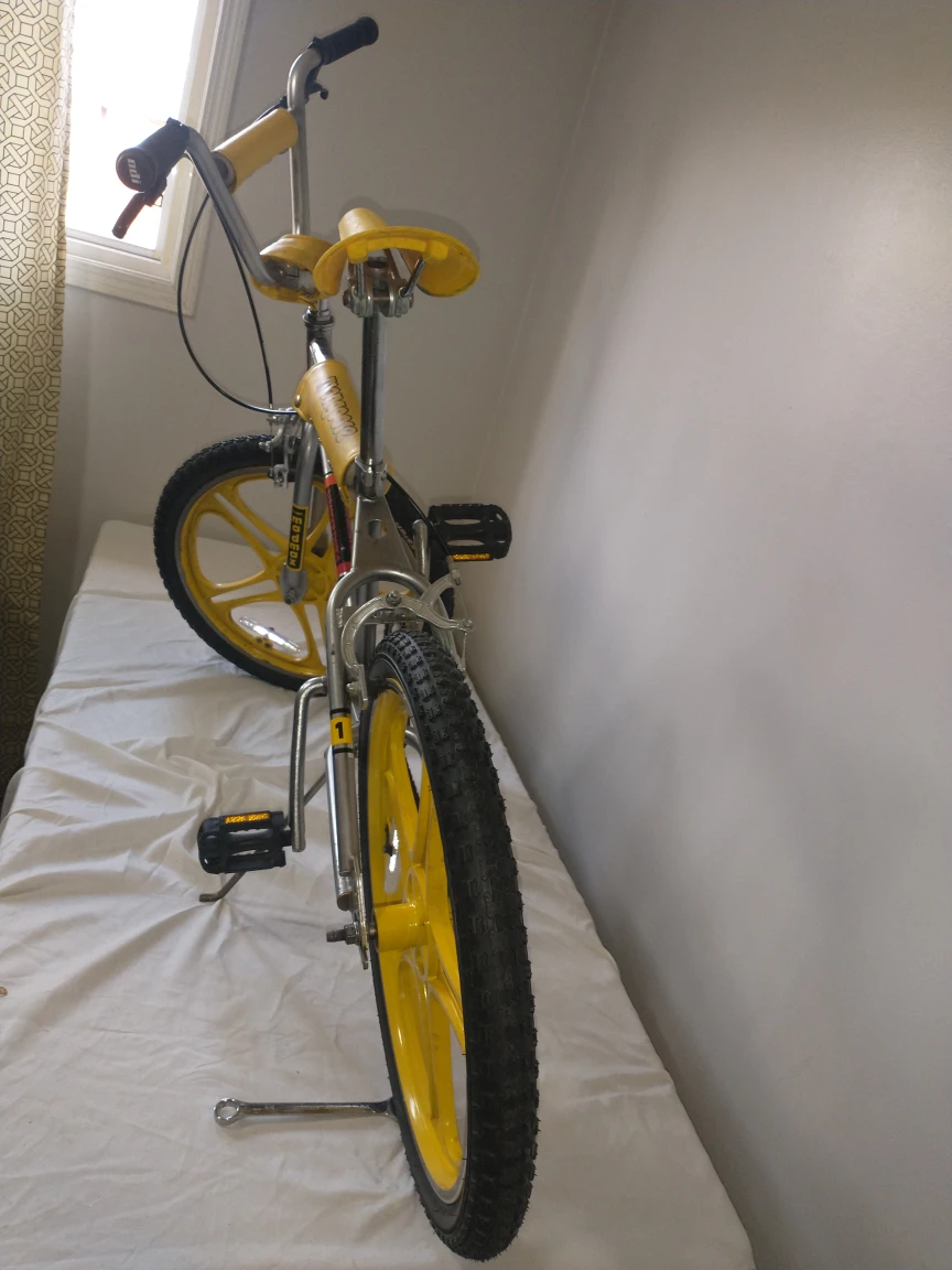 Vintage Mongoose BMX Bicycle - Yellow - photo 5