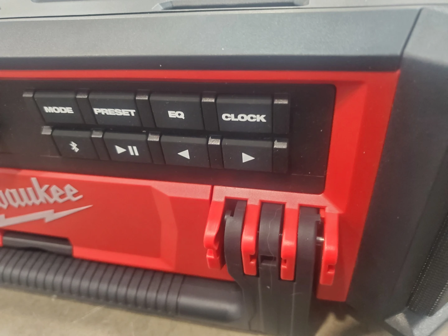 Milwaukee M18 Charger Radio - photo 2