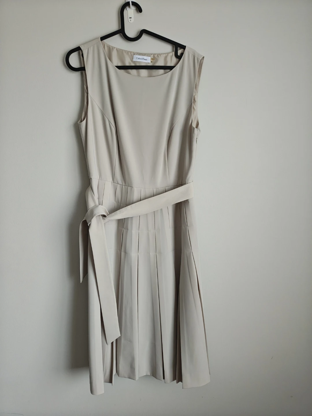 Calvin Klein Women's Beige Sleeveless Pleated Dress Size 8 - photo 4