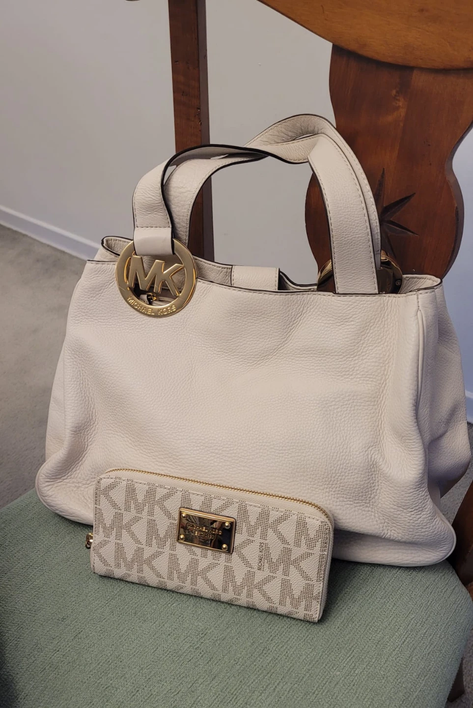 Michael Kors White Leather Handbag and Wallet Set