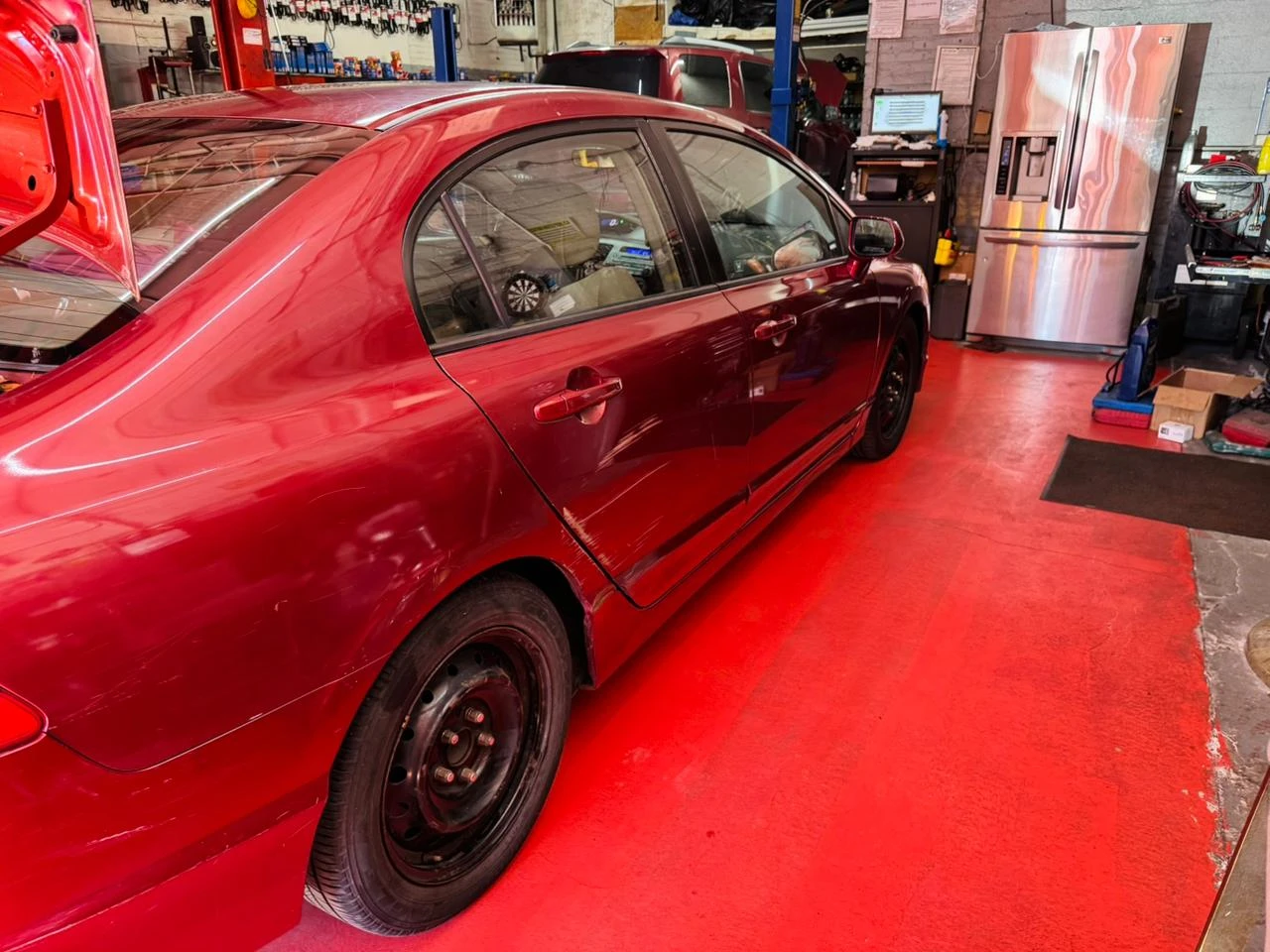 2010 Honda Civic Red Sedan - photo 4