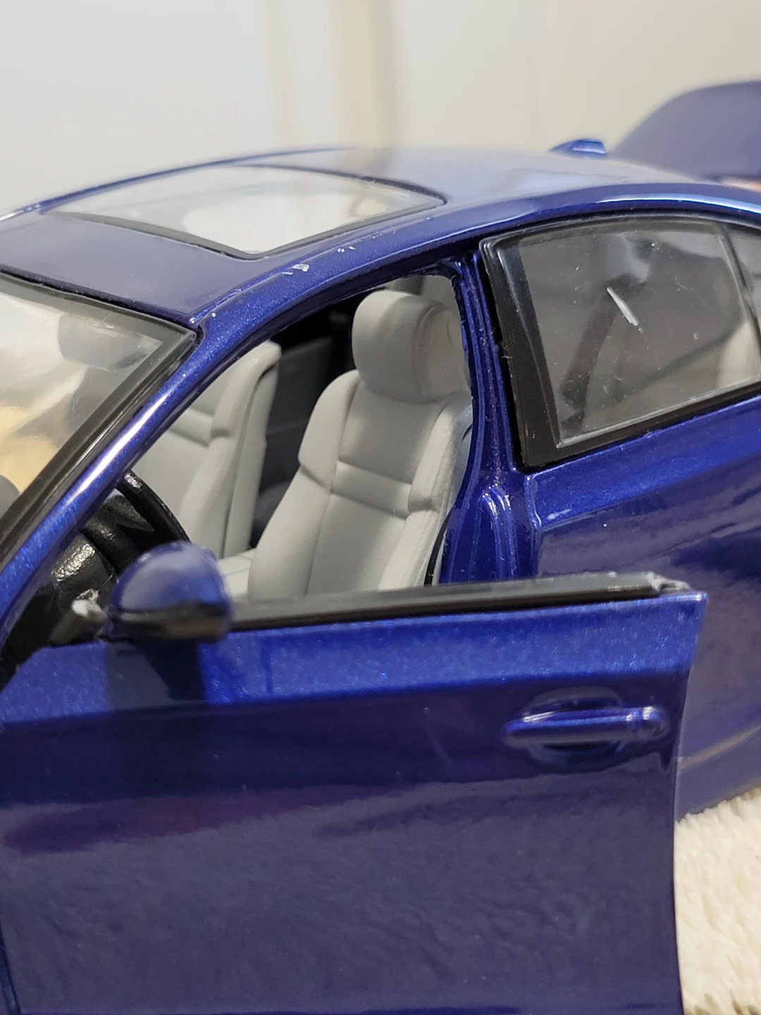 Blue BMW M5 1:18 scale replica - photo 5