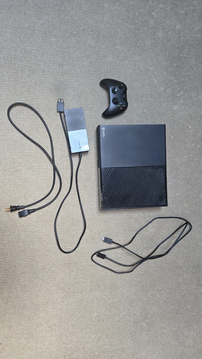 Xbox One Console 500GB with Controller and Cables - photo 2