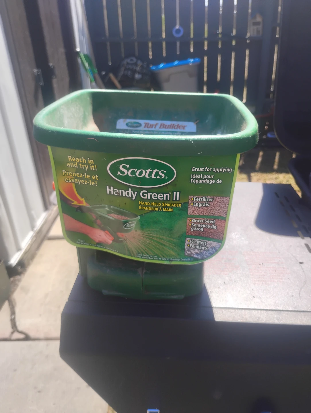 Scotts Handy Green II Hand-Held Spreader - photo 2