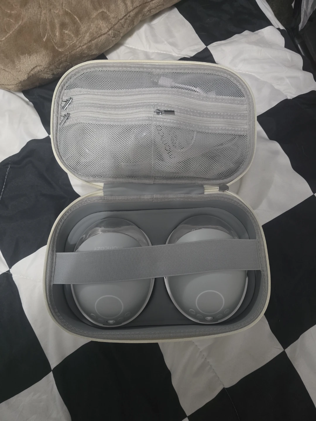 Momcozy Wearable Breast Pump - photo 2