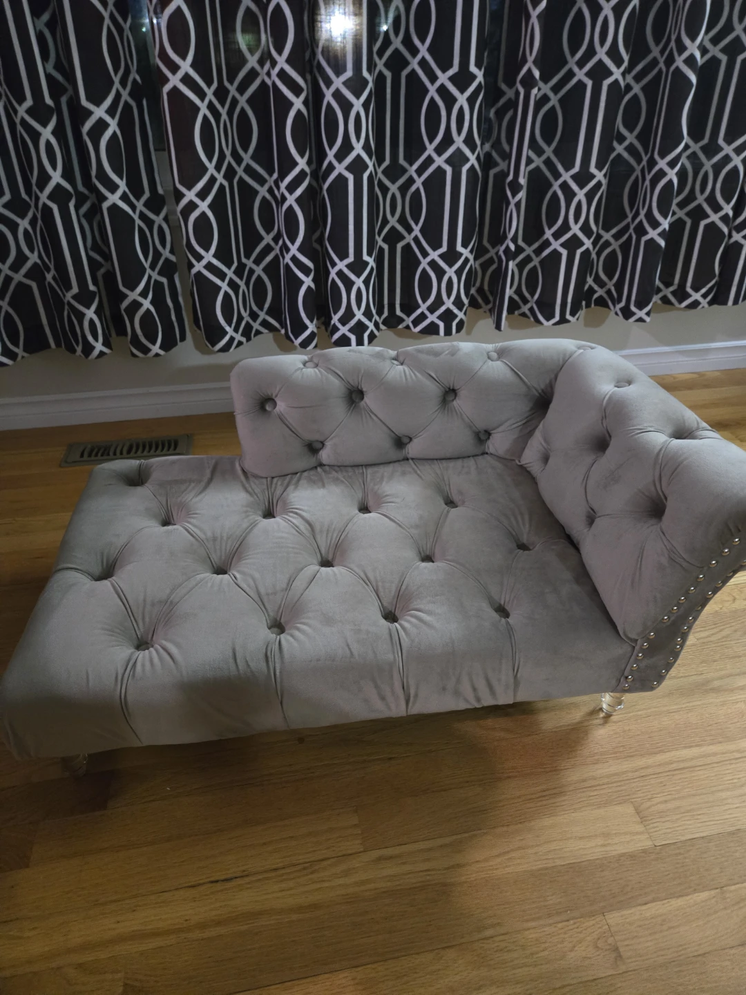 Grey Tufted couch for dog - photo 2