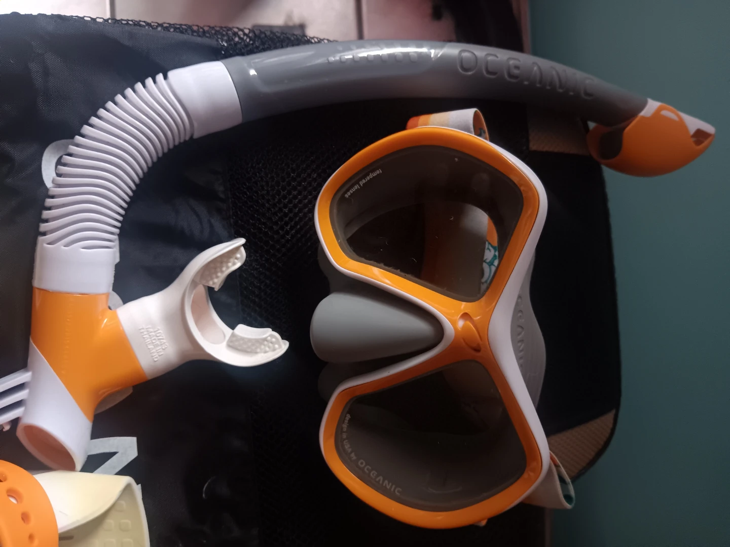 Oceanic Scuba Diving Mask, Snorkel, and Fins Set - photo 2