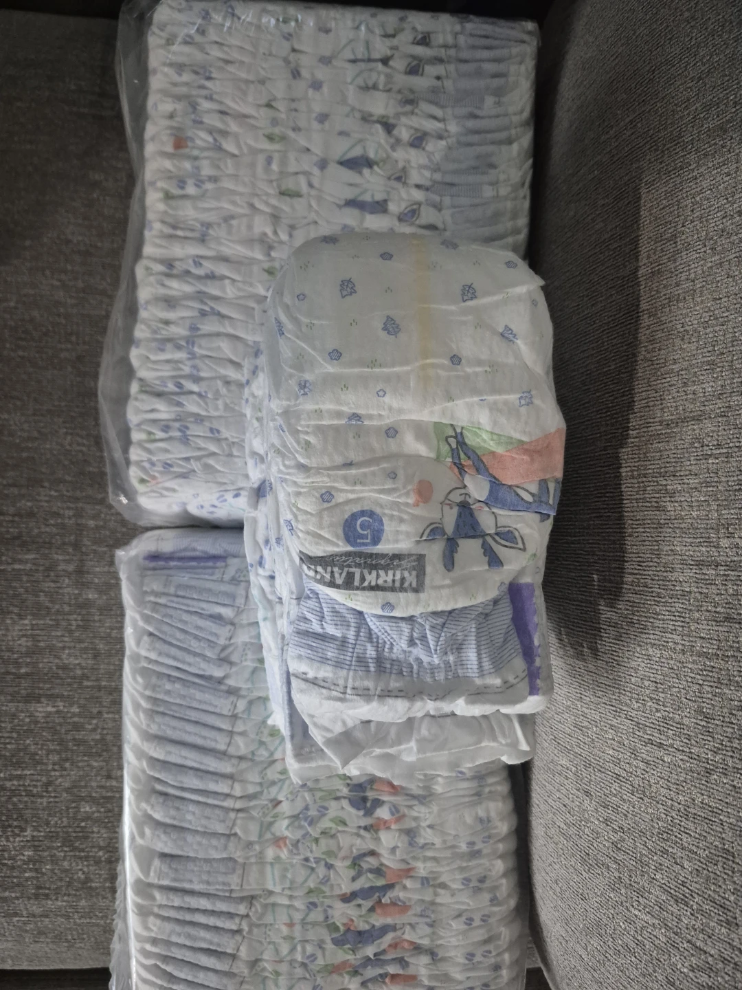 Kirkland Signature Diapers Size 5 - photo 2