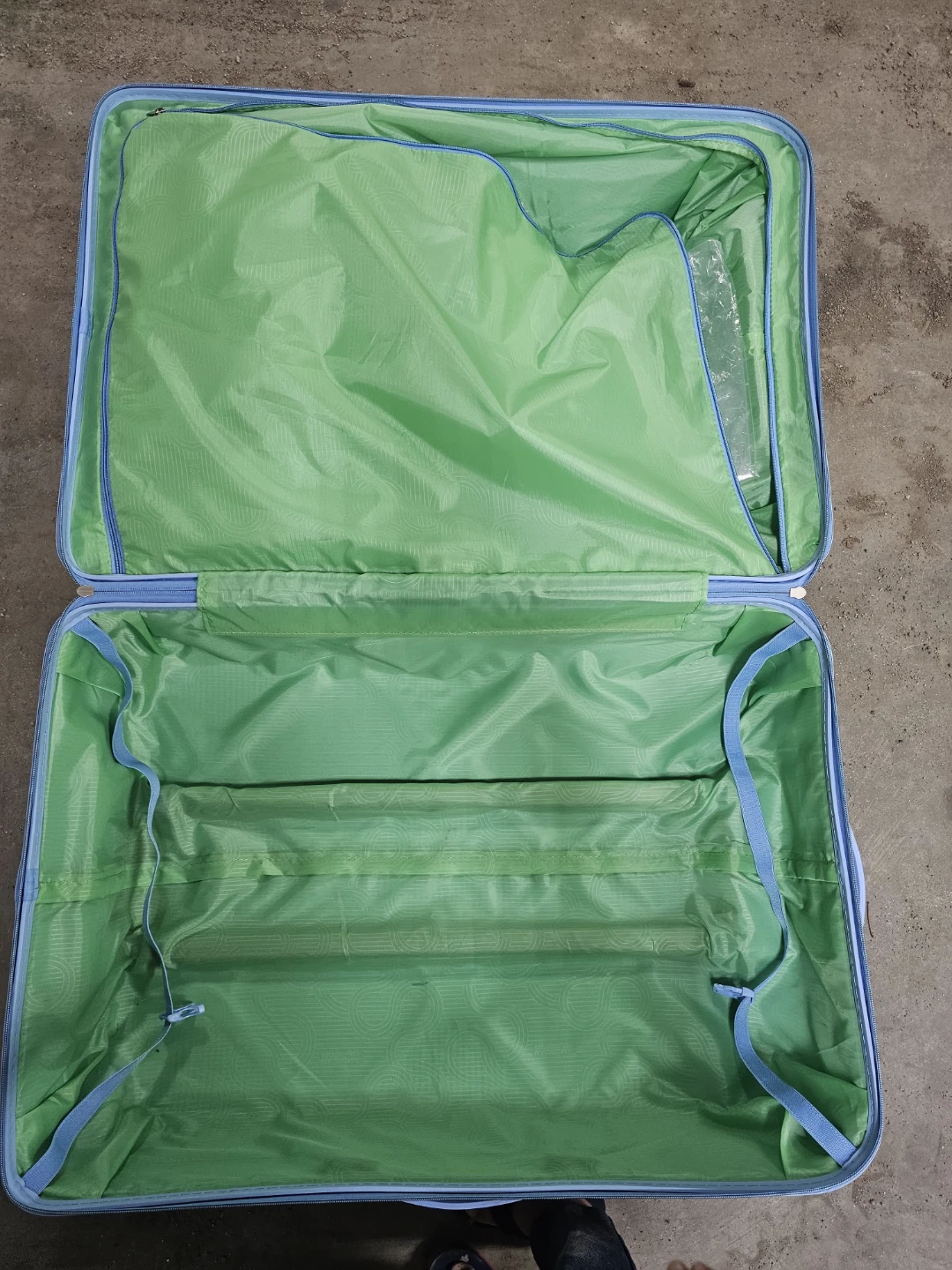 American Tourister Blue Hardside Spinner Luggage