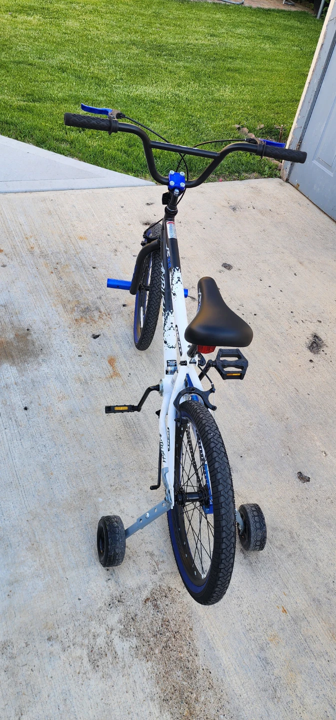 AMBUSH BMX Bike with Training Wheels - photo 4