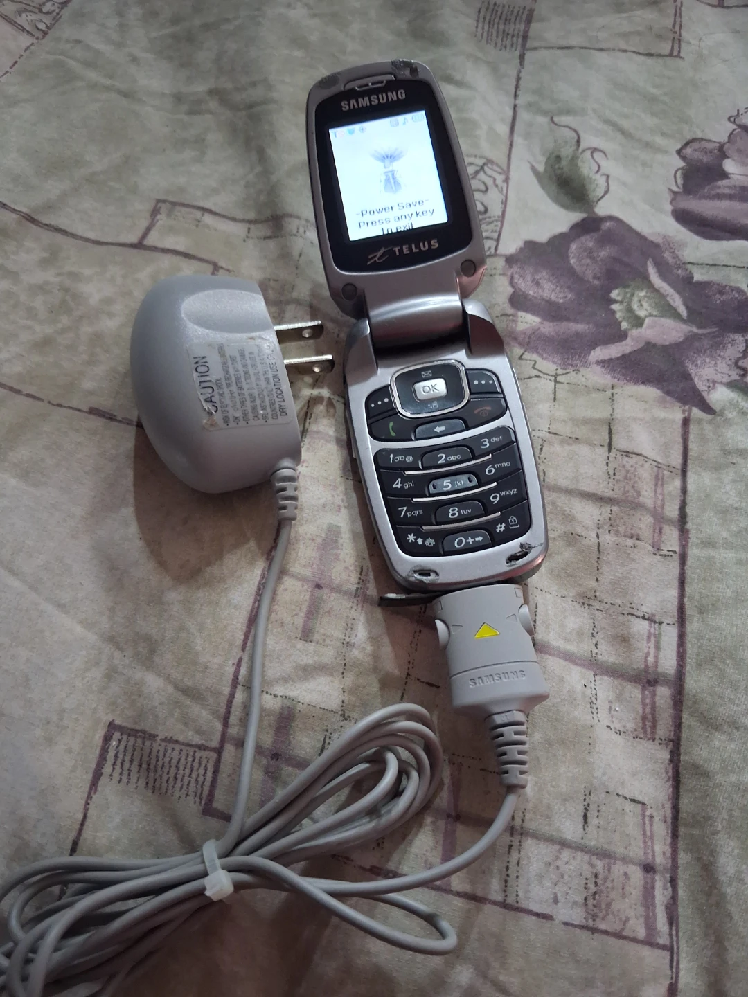 Samsung SCH-a870 "Euphoric" Flip Phone - Telus - photo 2