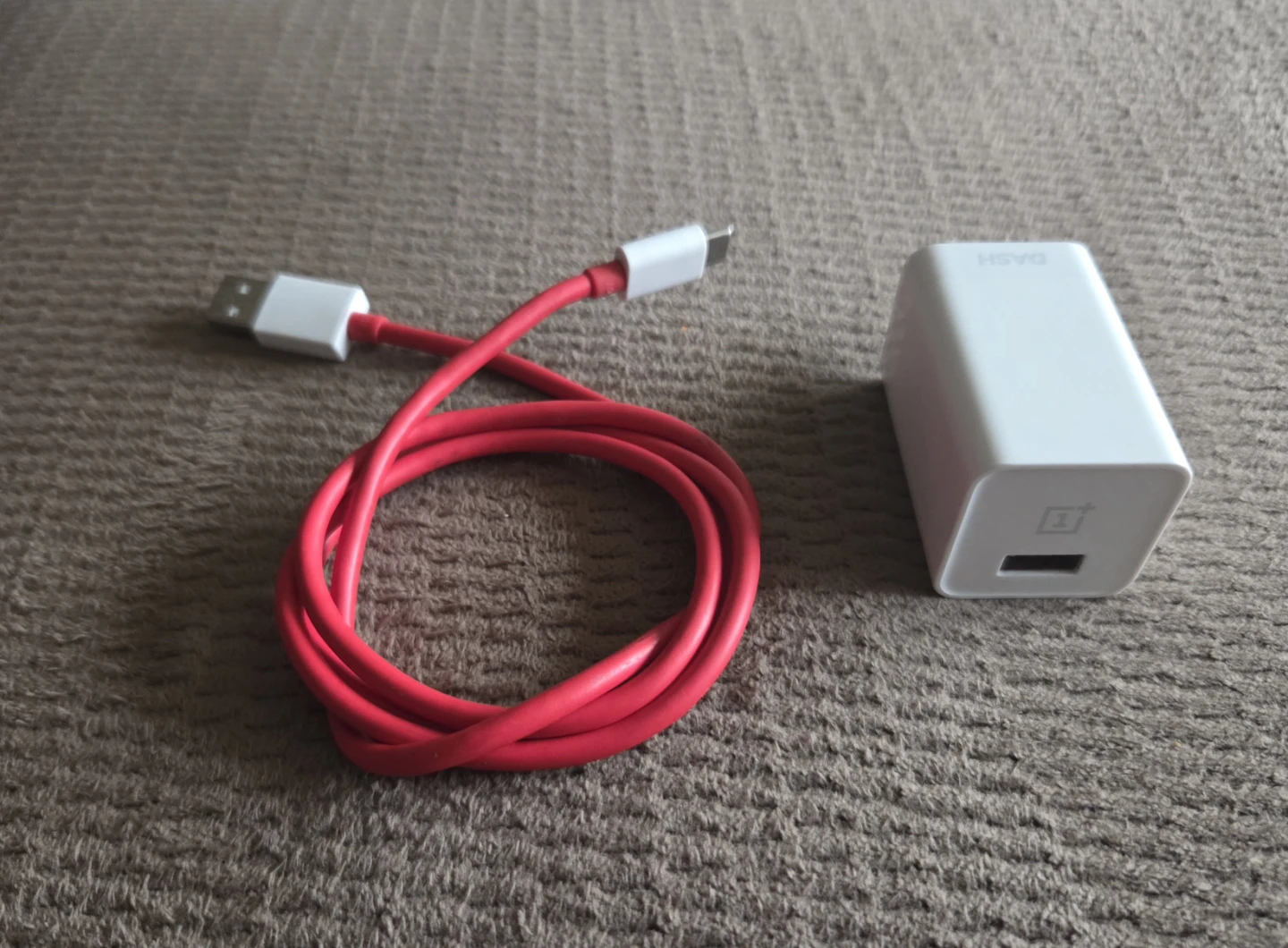 OnePlus Type C Fast Charger  charger 20 Watt - photo 2