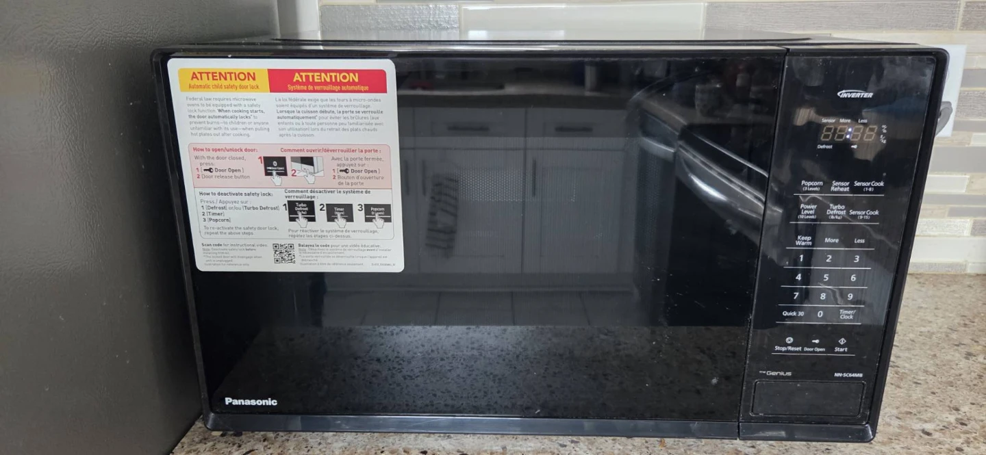 Panasonic 1.3 cu. ft. Black Microwave Oven NN-SC64MB - photo 3