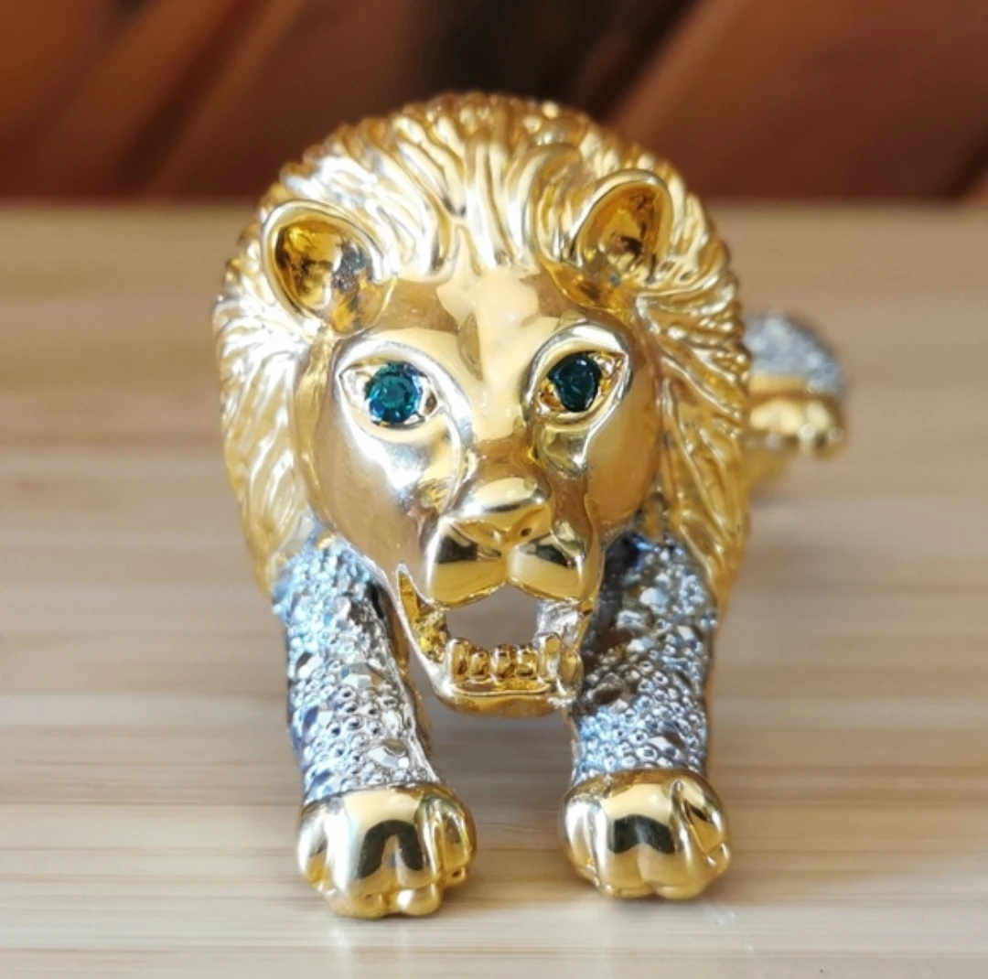 Large Vintage Lion Shoulder Brooch - photo 5
