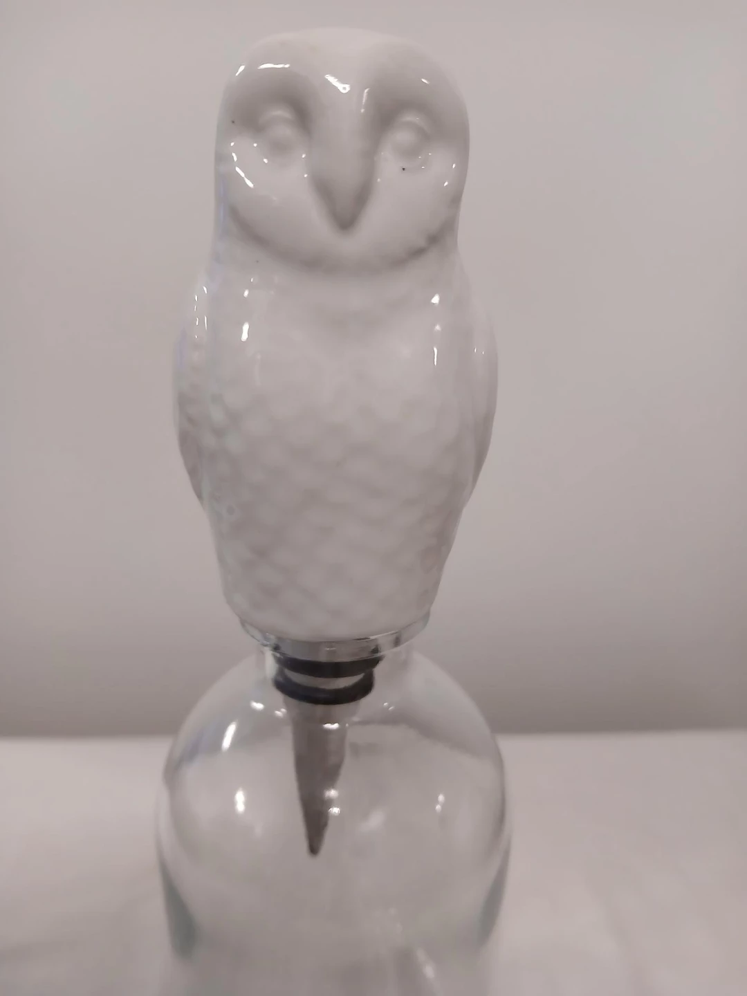 White Owl Ceramic Bottle Stopper. Pick up only.