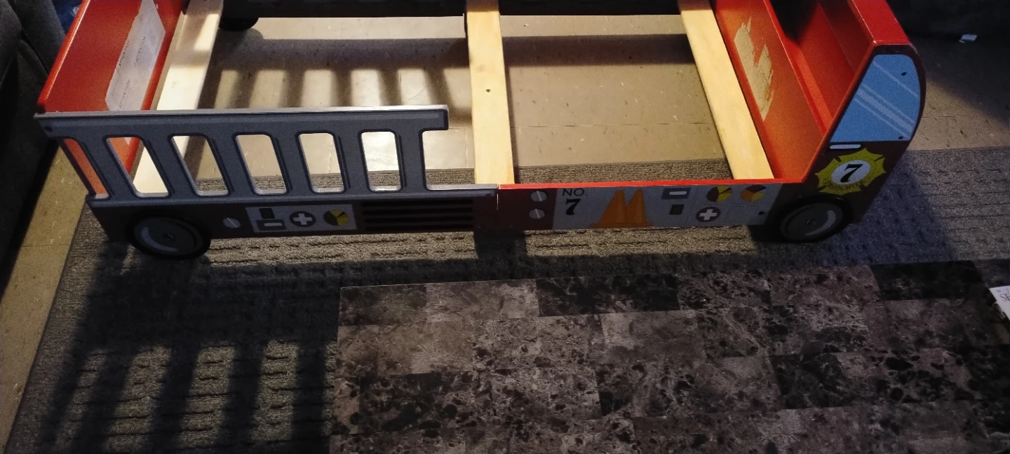 Fire Truck Toddler wood Bed Frame - photo 2
