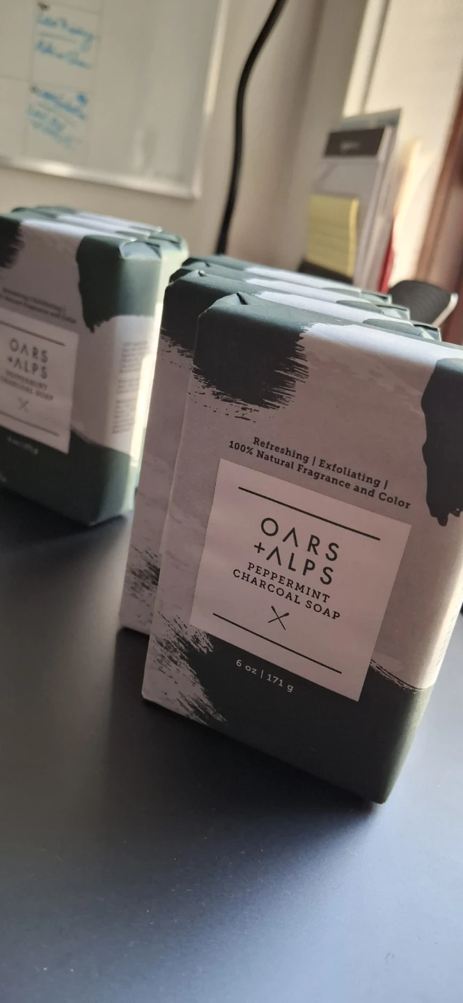 Oars + Alps Peppermint Charcoal Soap (7 Bars)