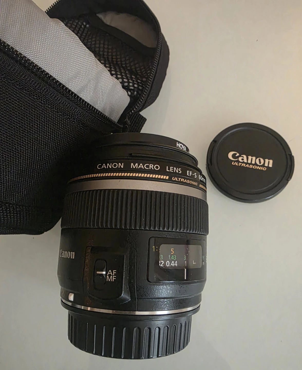 Canon EF-S 60mm f/2.8 Macro USM Lens & Lowepro Case - photo 4